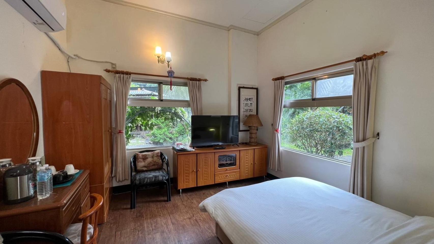 Lohas Gallery Long Stay Hostel Shiding Exterior photo
